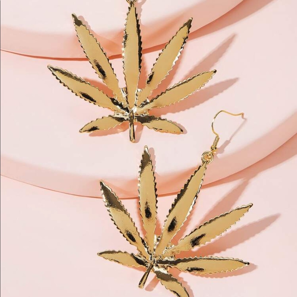 Pot leaf earrings